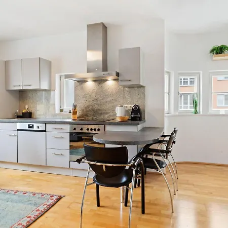 Apartment In Innsbruck Near The Golden Roof Exterior photo